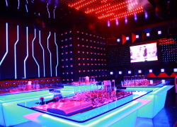 thi-cong-he-thong-den-bang-hieu-quay-thu-ngan-le-tan-quan-bar-karaoke